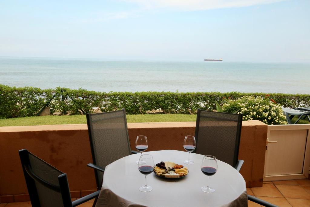 XPosure terrace with Mediterranean sea view, beachfront Vera Playa